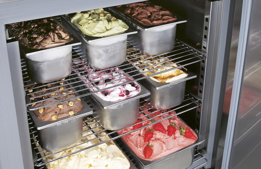 Read more about the article PROFESSIONAL REFRIGERATED CABINETS FOR ALL RESTAURANT KITCHENS