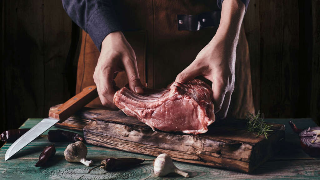 Read more about the article THE MATURATION AND PRESERVATION PROCESS OF MEAT USING DRY AGING CABINETS